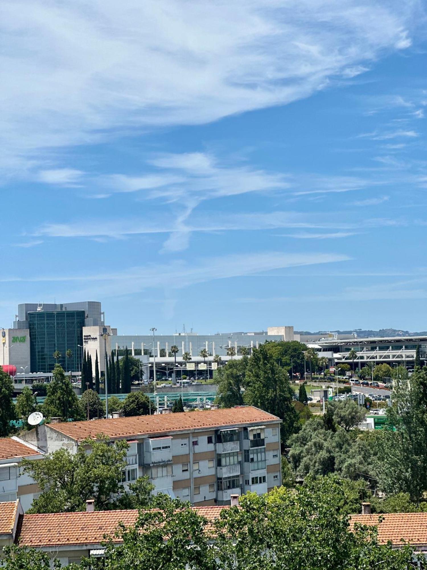 Quarto Aeroporto Lissabon Buitenkant foto
